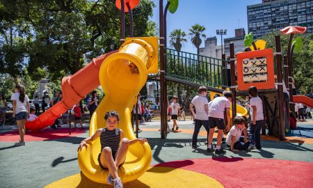 La Municipalidad Revitaliza la Plaza Santa Rosa con Nuevos Espacios de Juego para Niños