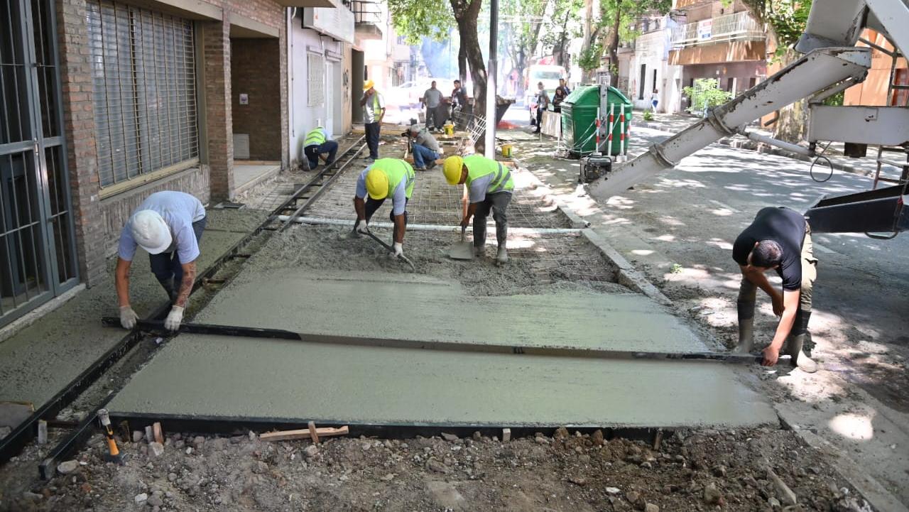 Veredas de hormigón en Rosario: Prueba piloto y lanzamiento del Plan de Obras 2025